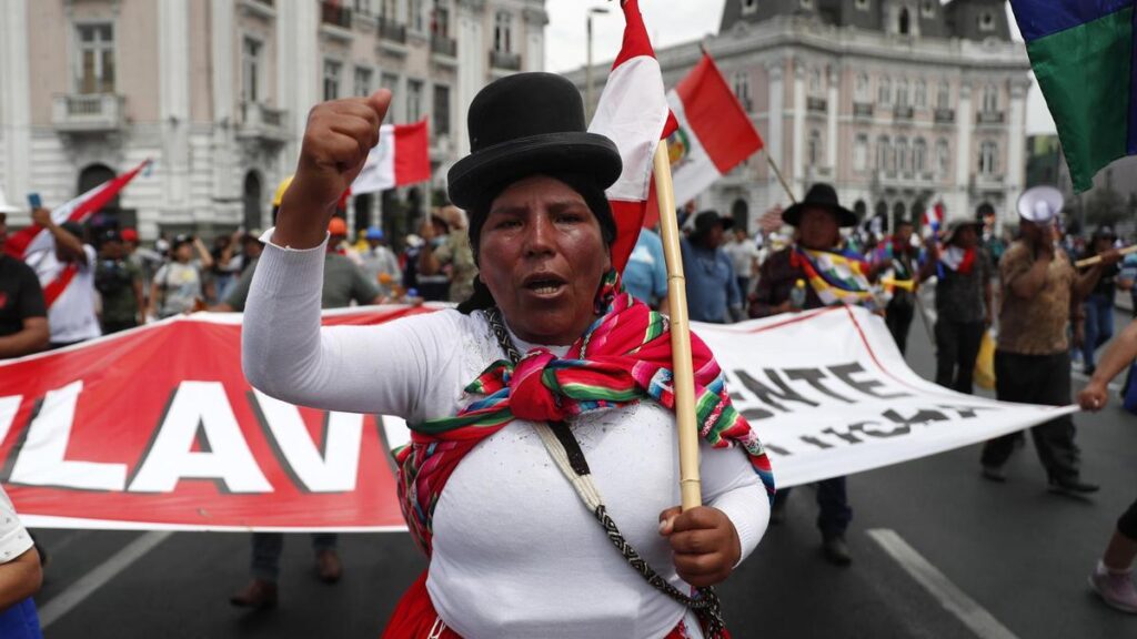 Manifestantes exigen la renuncia de la presidenta Dina Boluarte y el cierre del Congreso, Lima/ créditos de la fotografía, Agencia EFE/